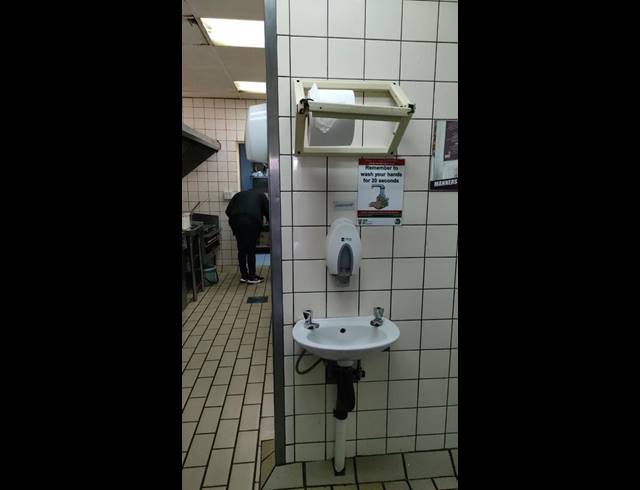 RETAIL PROPERTY TO RENT IN DIE BULT